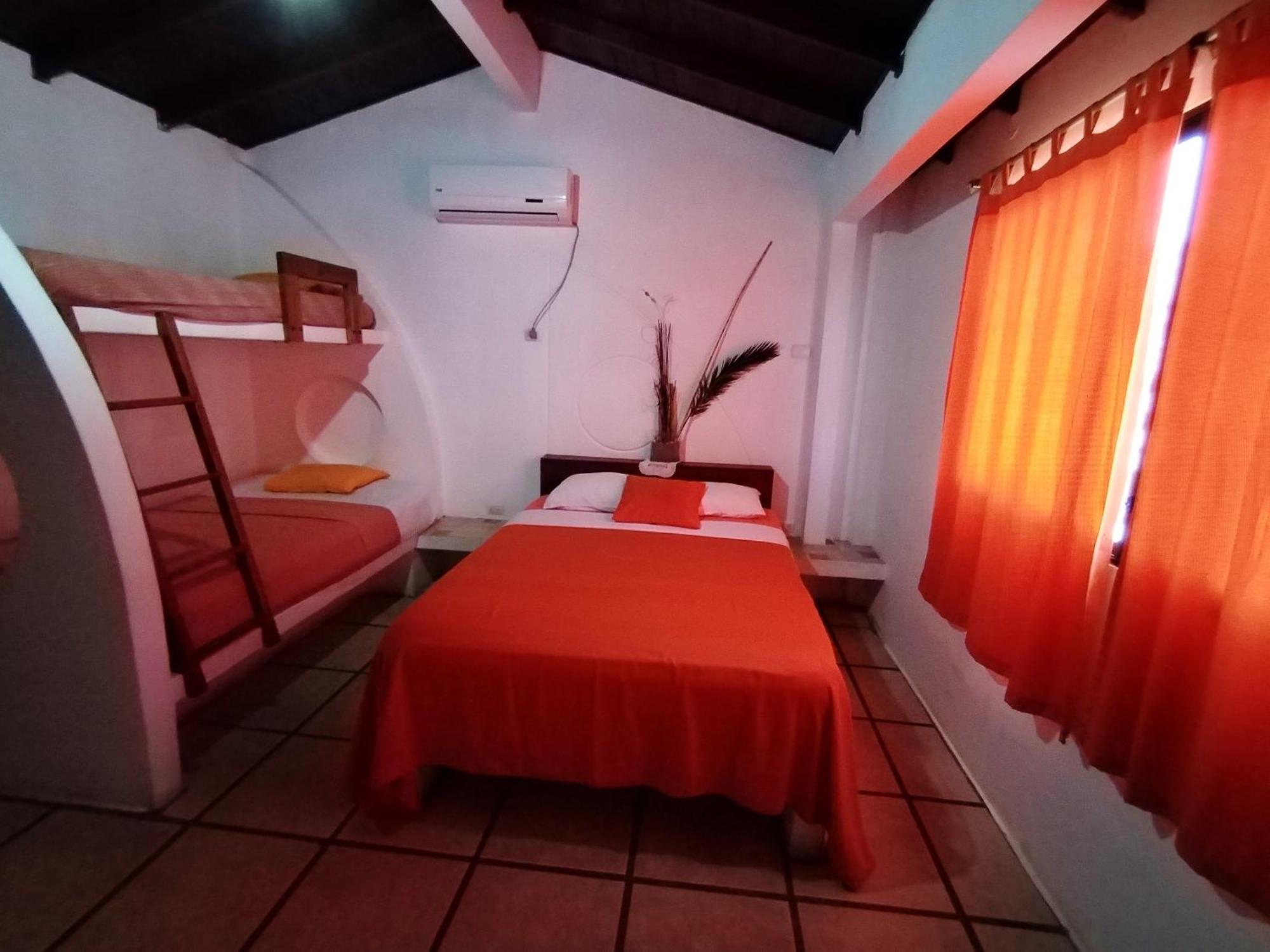 Cocos Hotel 4*