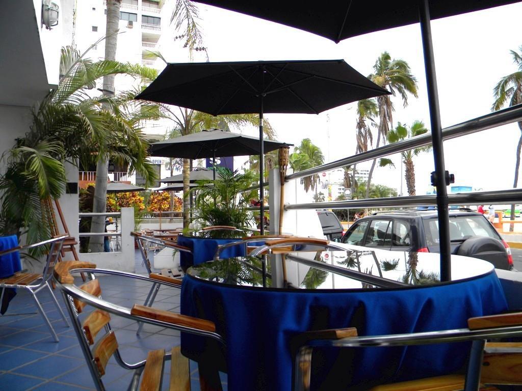 Cocos Salinas (Santa Elena)